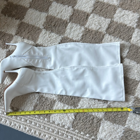 Jessica Simpson white high boots - Picture 8 of 10